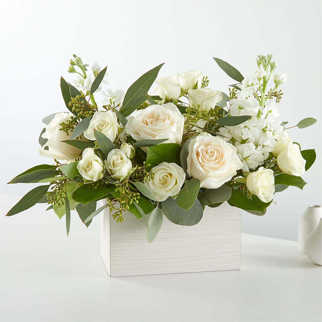 Fresh Linen Box Bouquet – WENDT'S FLORIST & GIFTS, Duncansville PA