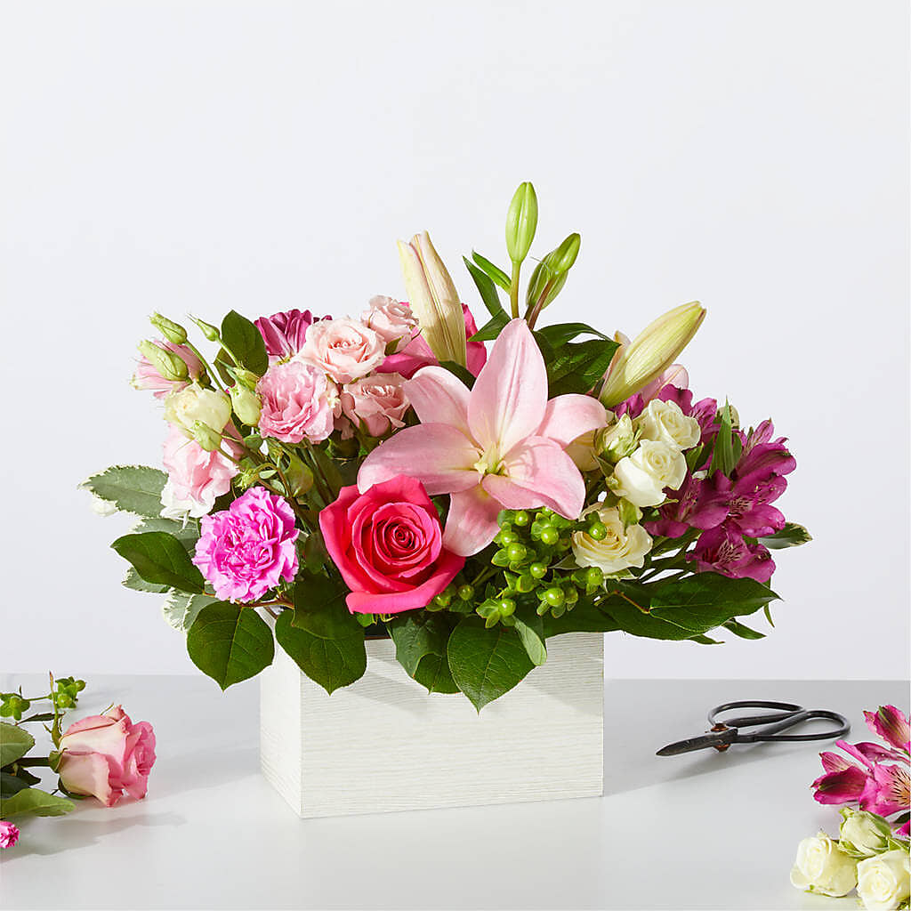 Sweetberry Box – A Florist Original – WENDT'S FLORIST & GIFTS, Duncansville PA