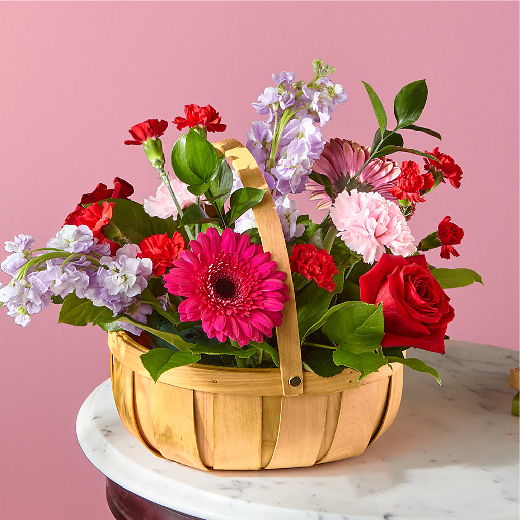 Pink Picnic Basket – WENDT'S FLORIST & GIFTS, Duncansville PA