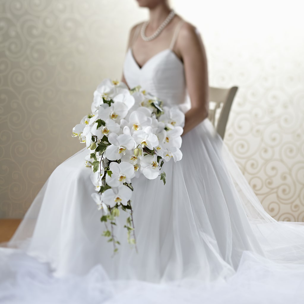 Classic White Bouquet – WENDT'S FLORIST & GIFTS, Duncansville PA