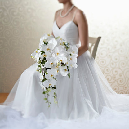 Classic White Bouquet – WENDT'S FLORIST & GIFTS, Duncansville PA